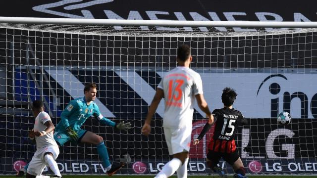 耀世娱乐注册登录-爱挖坑的拜仁终于没能爬出来，德甲的悬念活过来了